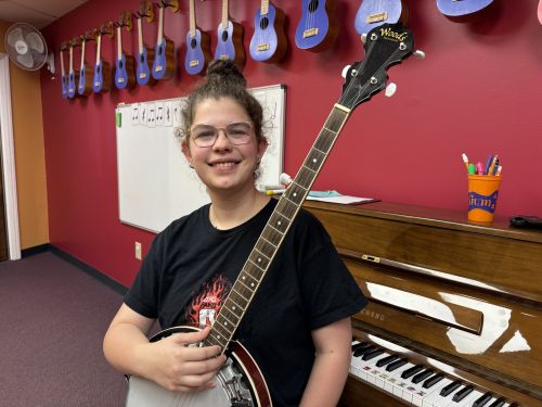 banjo instructor Lena